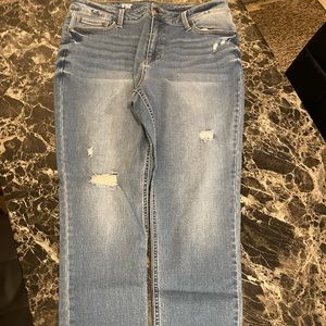 Womens distressed ana begging